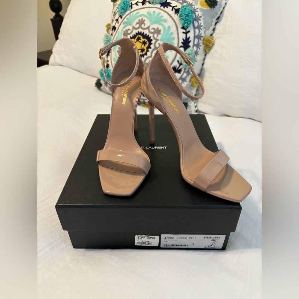 Saint Laurent Amber Sandal 105 patent nude size 40